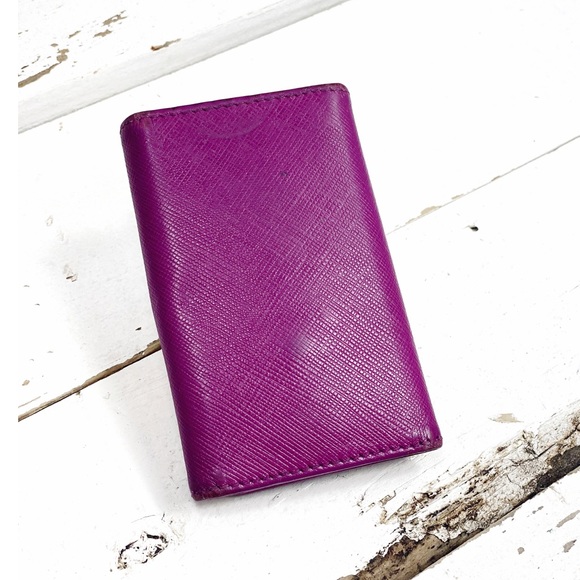 Salvatore Ferragamo Gancio Key Holder - Picture 2 of 9